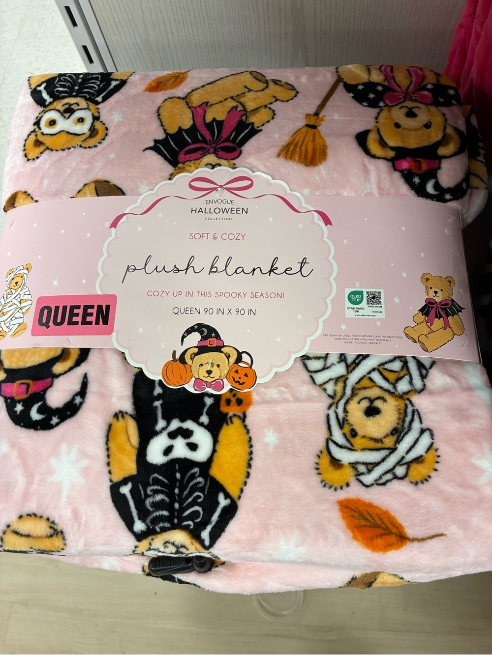 Halloween Plush Queen Blanket - Soft Cozy Pink Teddy Design